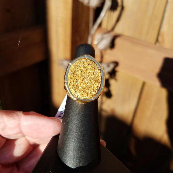 Fashion Ring - Picture 1 of 4
